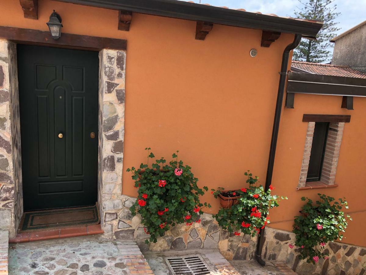 La Casetta Di Elena Lamezia Terme Eksteriør billede